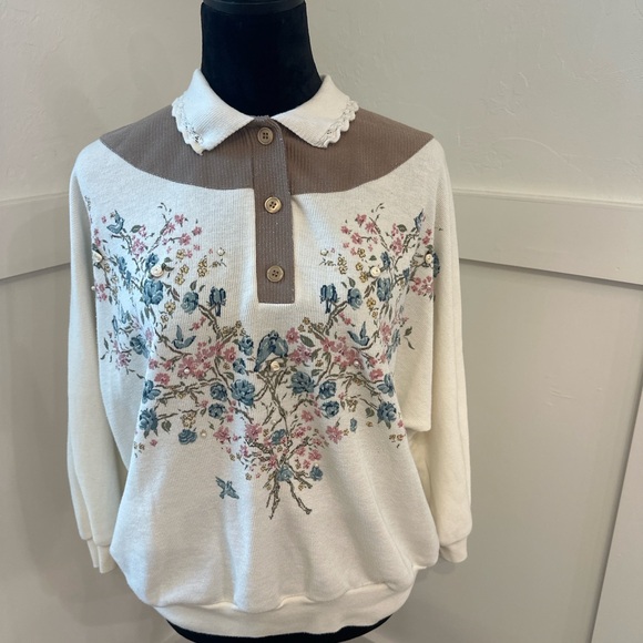 Teddi White‎ and Brown Collar Sweater - Picture 2 of 7